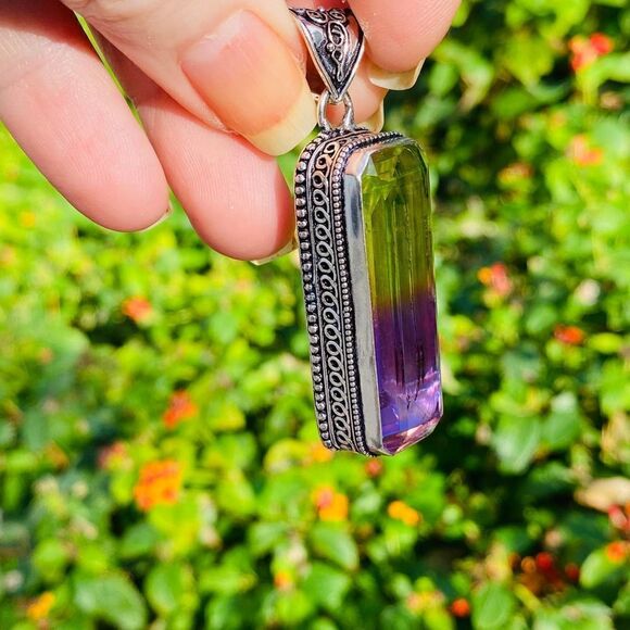 Bi-Color Tourmaline Ethnic Style Handmade Pendant - Picture 3 of 9